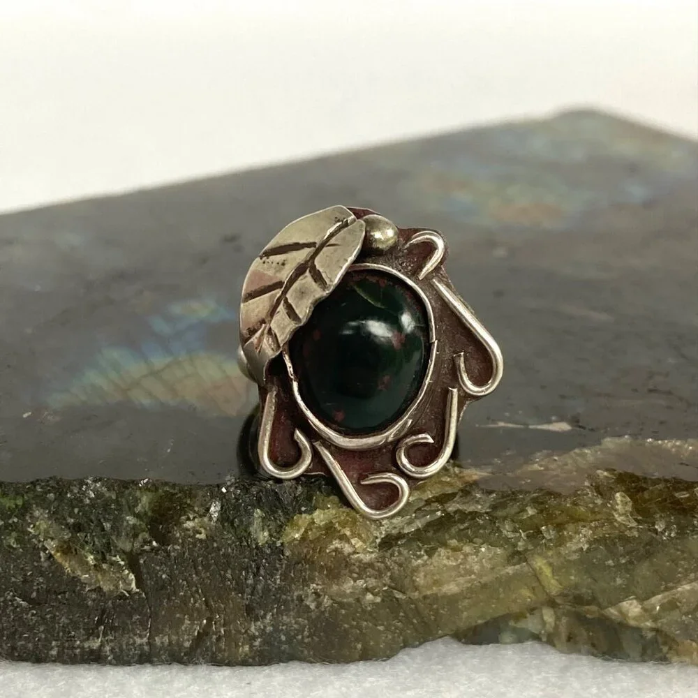 VTG Sterling Silver 925 Southwest Style Oval Deep Green Bloodstone Ring Sz 4.5